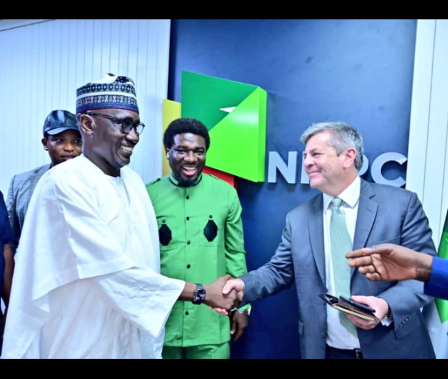  NNPC, Norway’s Golar sign agreement on floating LNG plant
