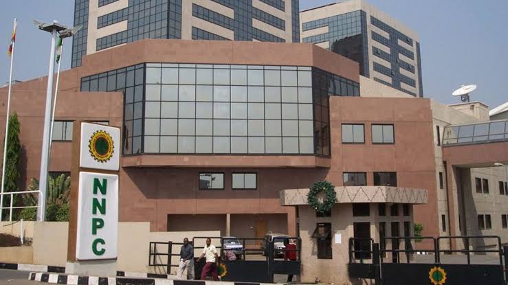  NNPC to Pay Cash for Petrol Imports, Ends Oil Swap Contracts