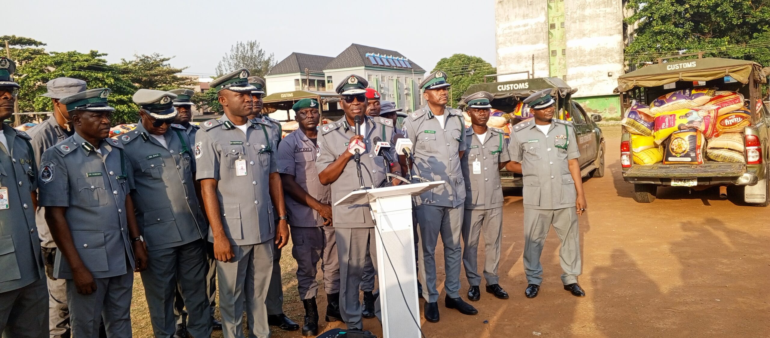 Customs averts clashes, gunshot, intercepts over 2,000 rice in Ogun