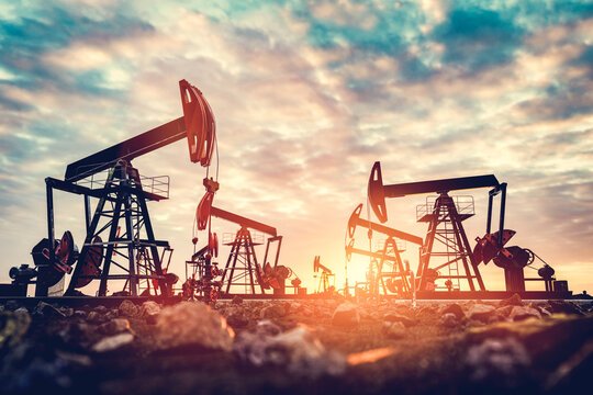 Crude oil prices fall, amidst job cut